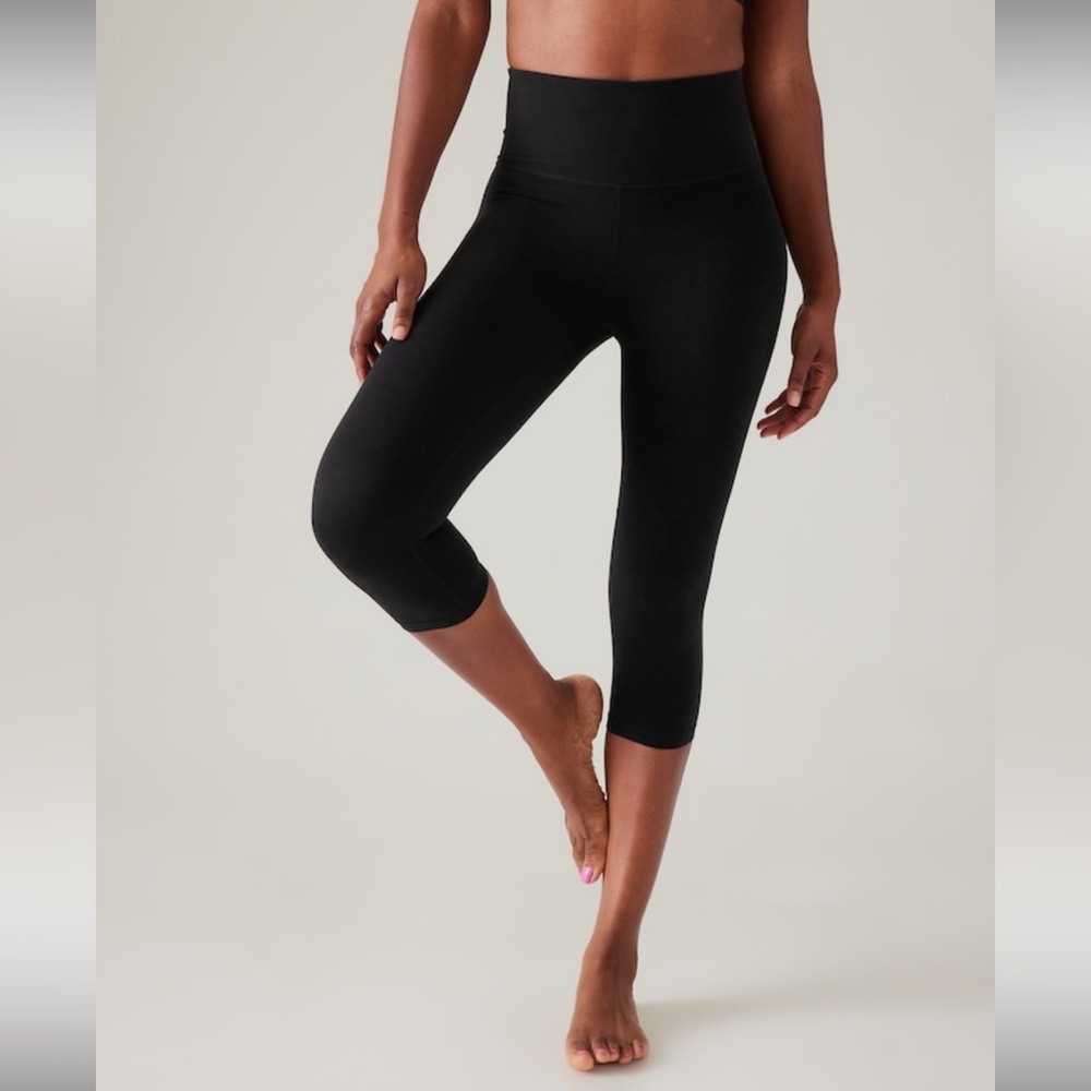 NWT Black Athleta Elation Capri Size XS